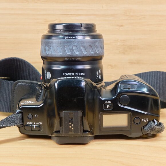 Minolta Maxxum 3xi 35mm SLR Camera, 35-80 mm AF Lens, Program 3500xi Flash - Picture 4 of 9